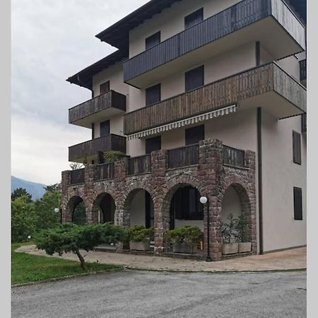 Appartamento Residence Castel Carlotta Levico Terme Exteriör bild